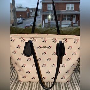 Coach Bramble rose taxi purse